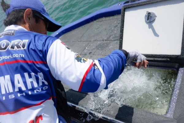 Though Takahiro Omori's catches are not appearing on BASSTrakk, Kentaro Amagai reports Omori has a limit estimated at 13 to 14 pounds. Photo by Bassmaster Photographer